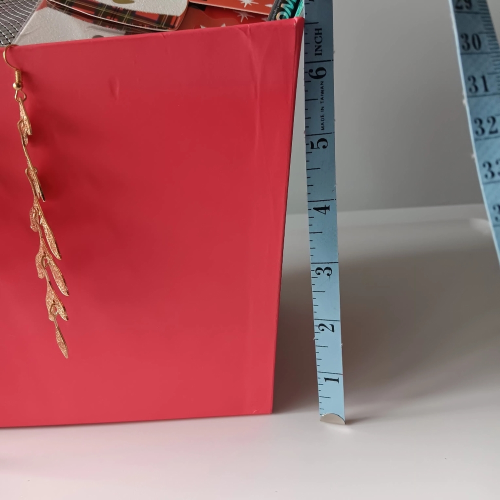 10 Gift Lot Beauty, Bag & Accessories Curated Christmas Gift Basket L'Oreal Izak - Picture 16 of 16